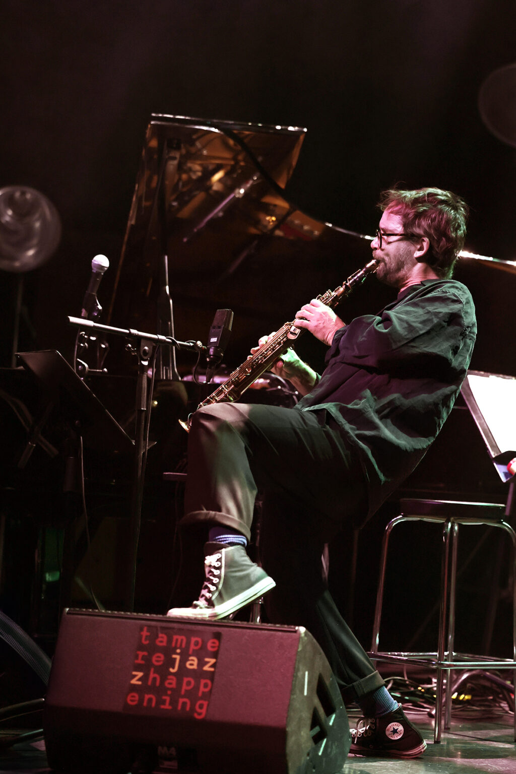 Émile Parisien Quartet is performing on the stage.