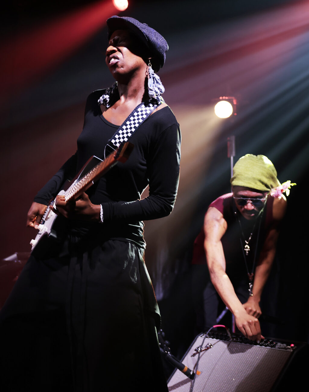 Tomoki Sanders is performing on the stage.