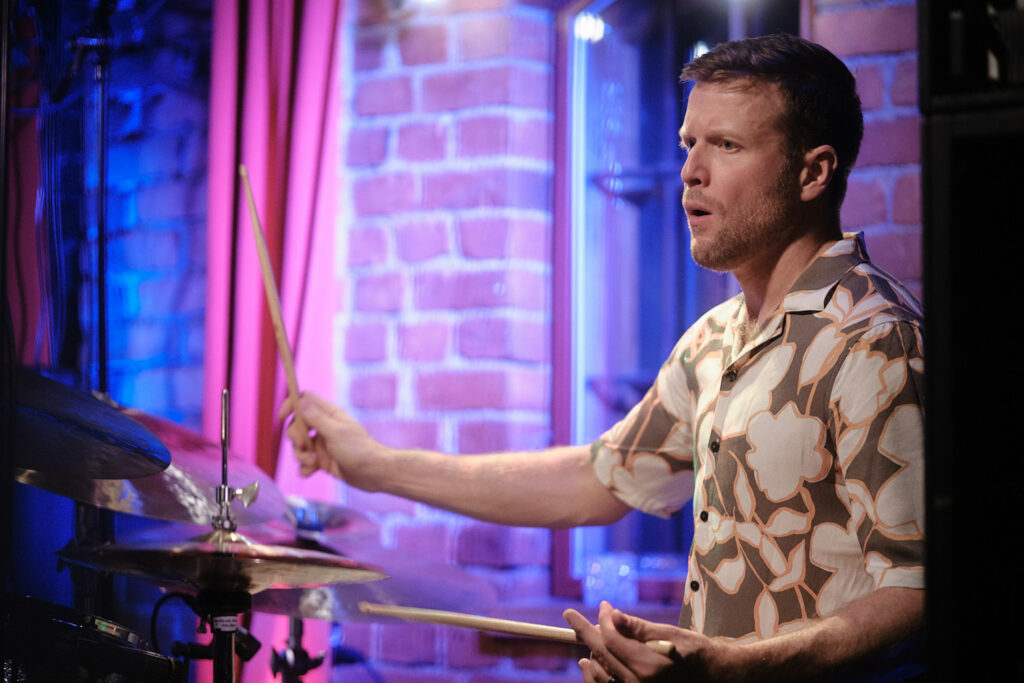 Olli Ahvenlahti New Quintet is performing on the stage.