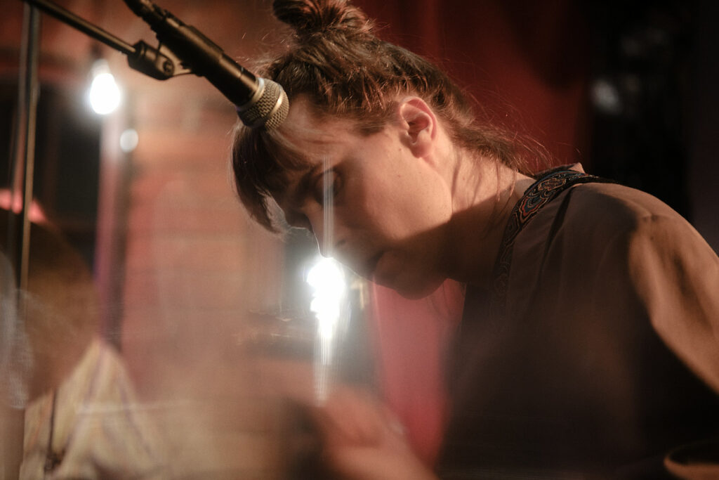 Lauri Kallion yhtye is performing on the stage.