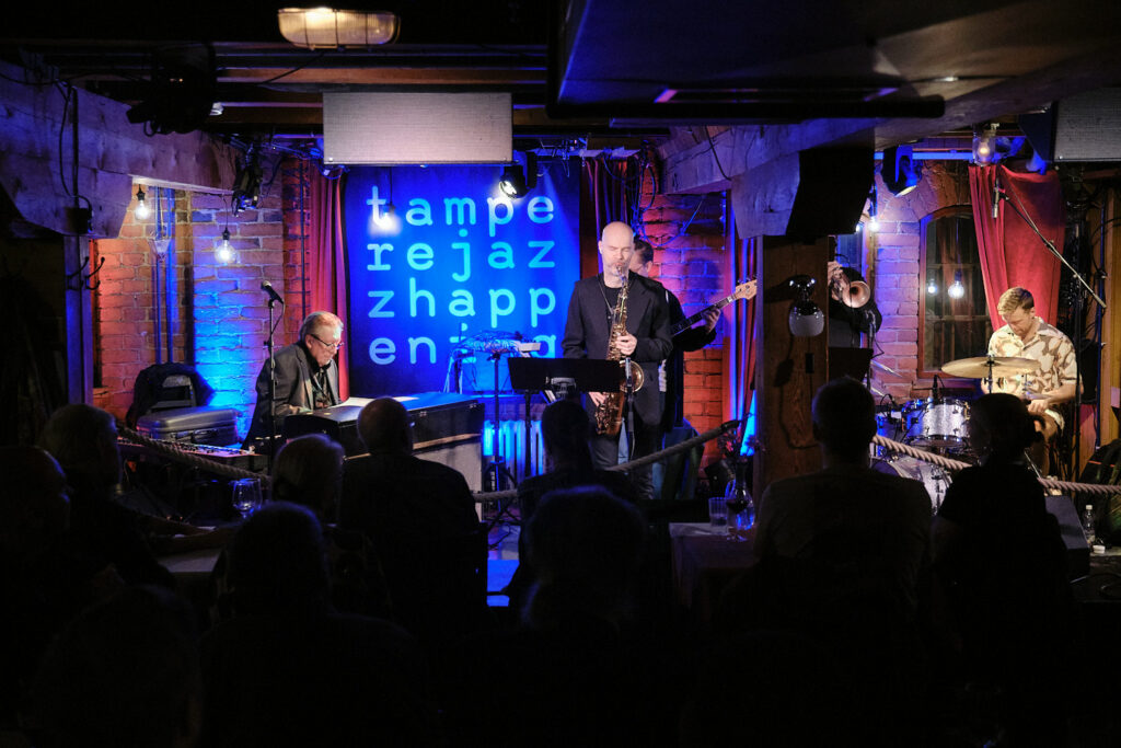 Olli Ahvenlahti New Quintet is performing on the stage.