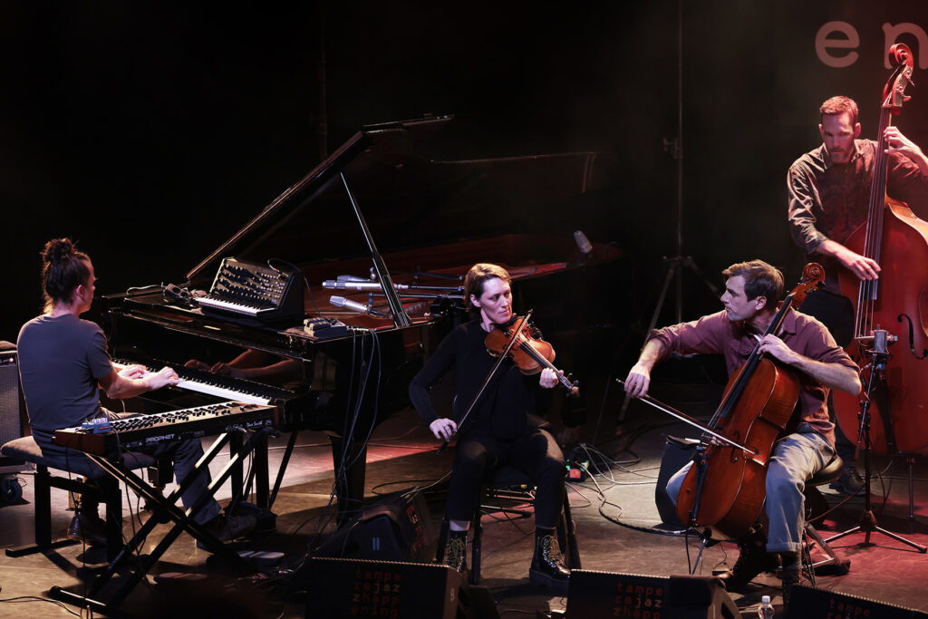 Goran Kajfeš Tropiques is performing on the stage.