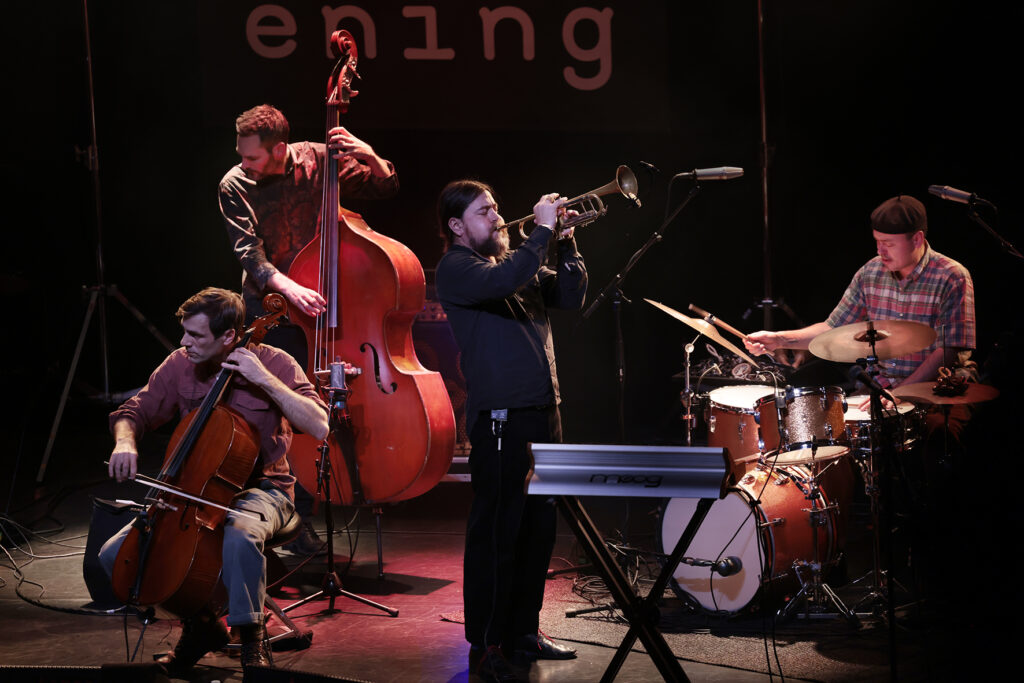 Goran Kajfeš Tropiques is performing on the stage.