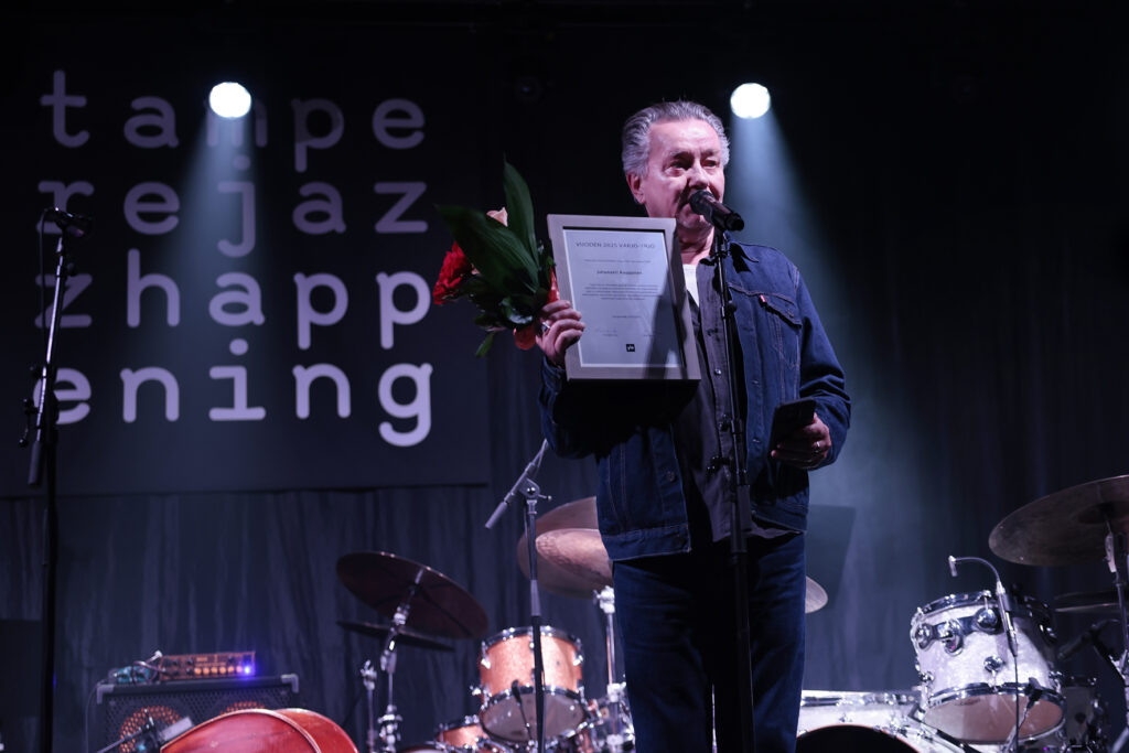 Juhamatti Kauppinen is giving a thank-you speech.