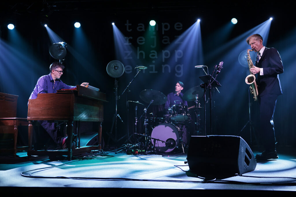 Daniel Erdmann's Organic Soulfood is performing on the stage.